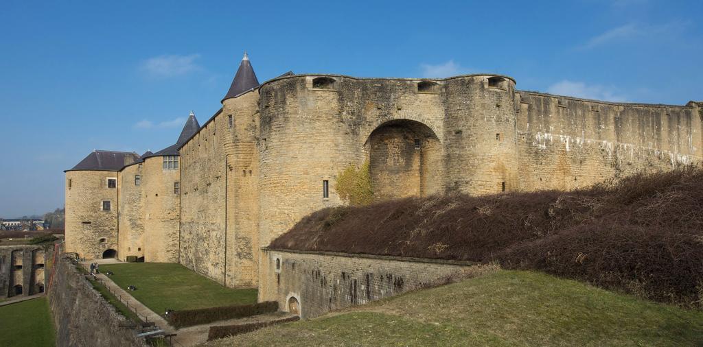 Le Saint Michel Hotell Sedan Exteriör bild